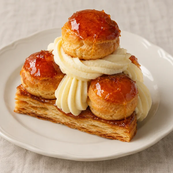 Illustration of Gateau Saint-Honore